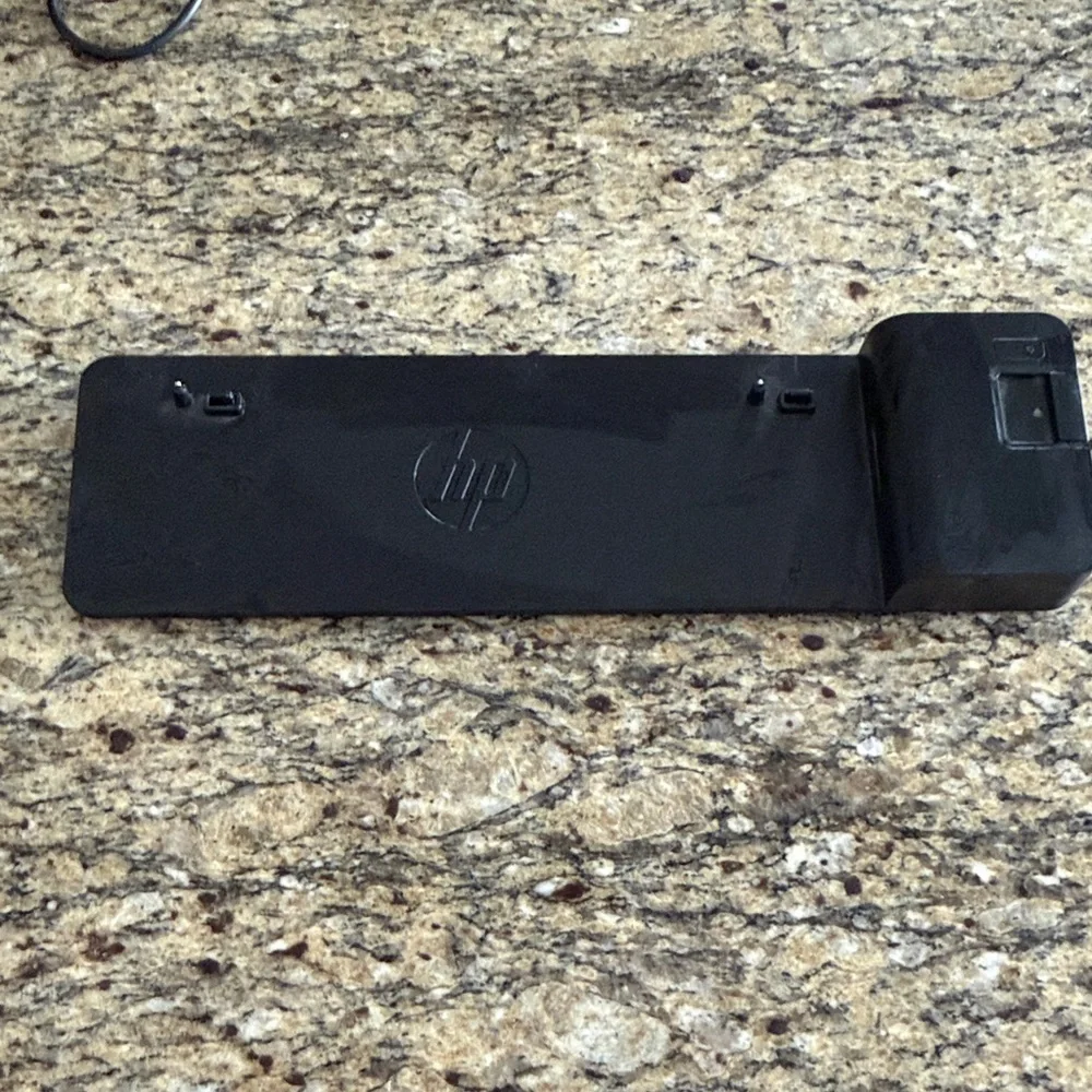 HP Slim Black Docking Station